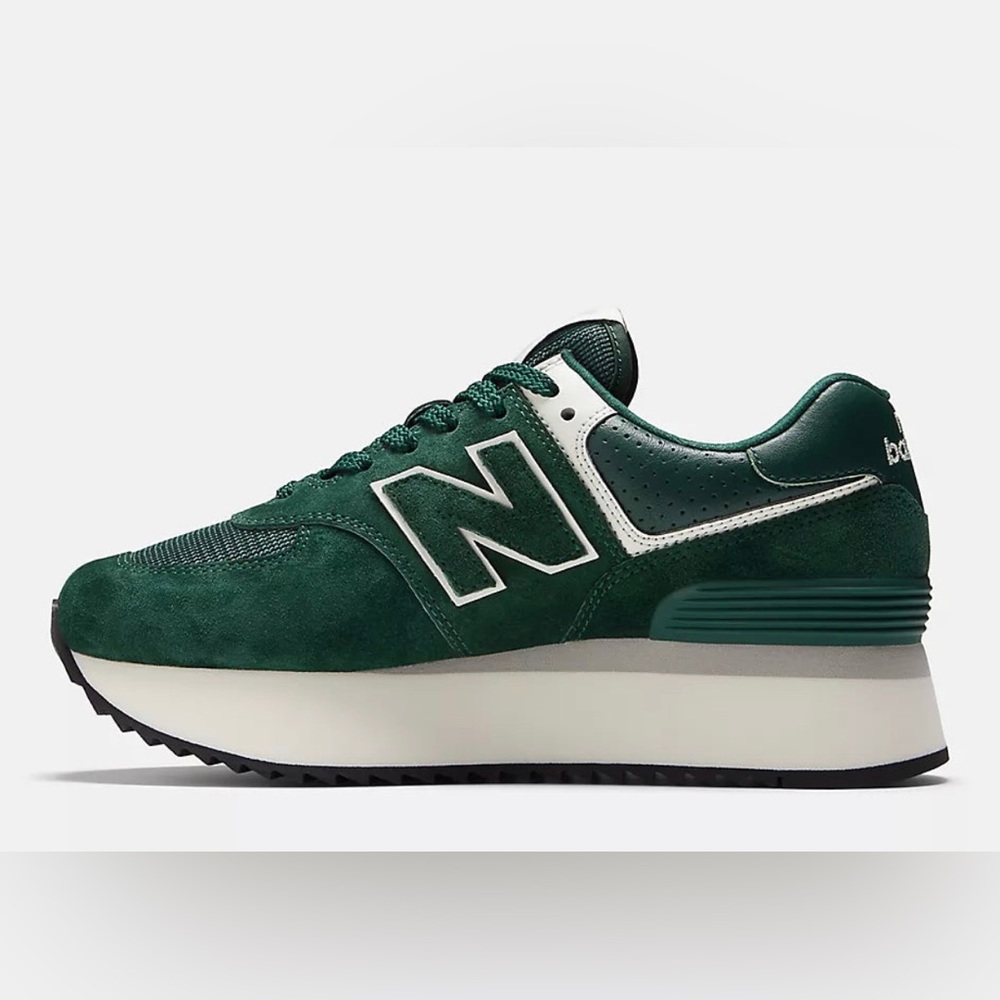 New Balance Women's Green Sneakers
